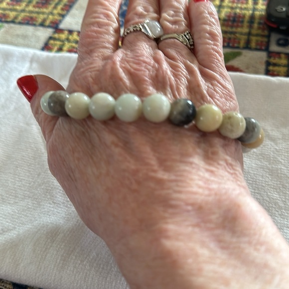 Hand Crafted Amazonite Stretch Bracelet - Picture 7 of 8